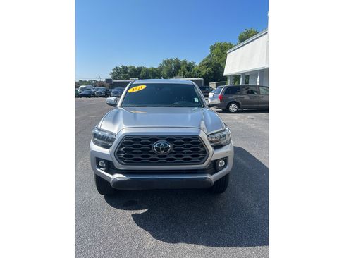 Used 2021 Toyota Tacoma TRD Off-Road w/ Technology Package AWD/4WD image 5
