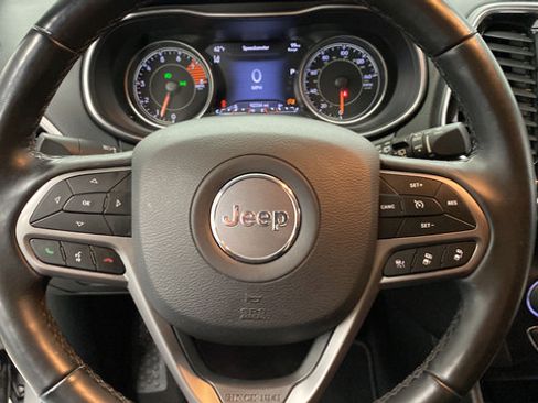 Used 2019 Jeep Cherokee Limited w/ Technology Group AWD/4WD image 15