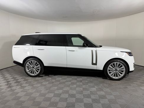 New 2026 Land Rover Range Rover Long Wheelbase SE image 6