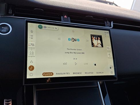 Used 2026 Land Rover Range Rover Evoque Dynamic SE image 19