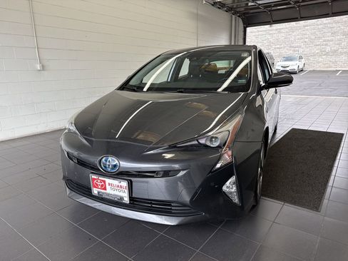 Certified 2017 Toyota Prius Four Touring image 3