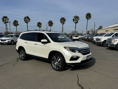 Used 2016 Honda Pilot Touring image 2