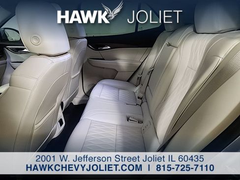 Used 2022 Buick Envision Avenir w/ Technology Package II FWD image 13