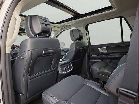 New 2026 Ford Expedition Platinum w/ Driver's Package AWD/4WD image 13