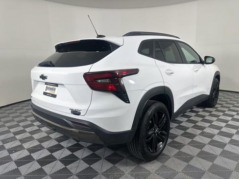 Used 2025 Chevrolet Trax ACTIV w/ Driver Confidence Package image 3