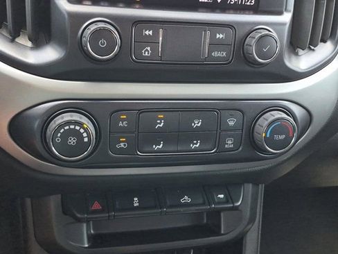Used 2022 Chevrolet Colorado LT w/ LT Convenience Package AWD/4WD image 26