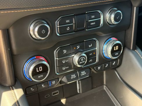 Certified 2022 GMC Yukon AT4 w/ Technology Package AWD/4WD image 20