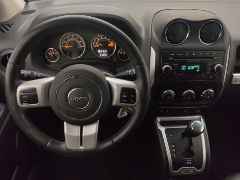 Used 2016 Jeep Compass Latitude image 22