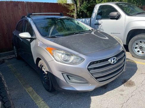 Used 2016 Hyundai Elantra GT FWD image 4