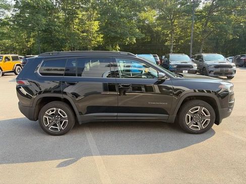 Certified 2026 Jeep Cherokee Limited AWD/4WD image 7