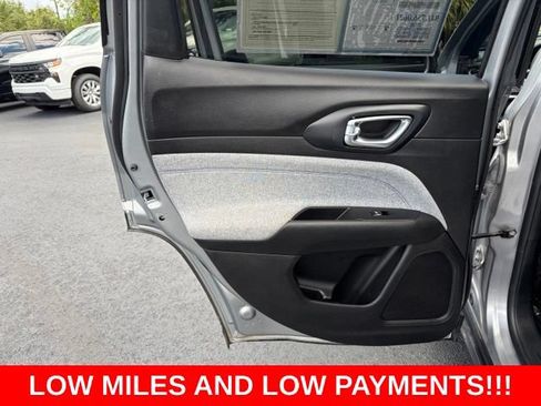 Used 2023 Jeep Compass Latitude AWD/4WD image 13