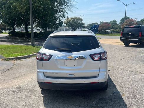 Used 2017 Chevrolet Traverse LT w/ Style and Technology Package AWD/4WD image 6