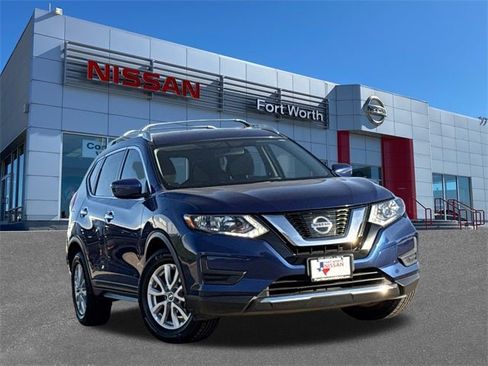 Used 2017 Nissan Rogue SV image 1