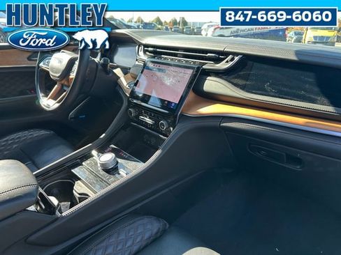 Used 2022 Jeep Grand Cherokee Summit AWD/4WD image 9