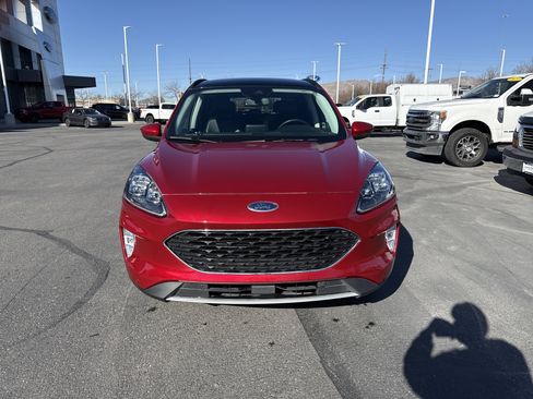 Certified 2022 Ford Escape Titanium image 8