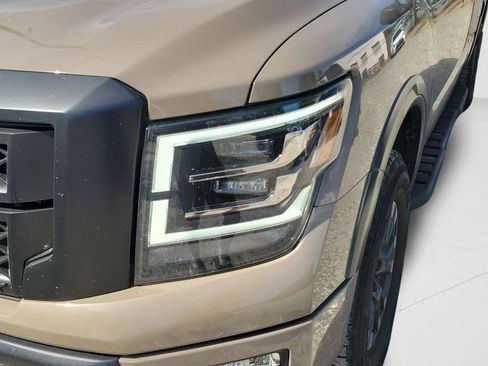 Used 2024 Nissan Titan PRO-4X w/ Pro-4x Convenience Package AWD/4WD image 23
