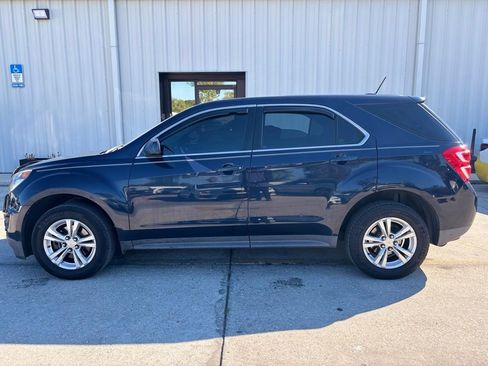 Used 2017 Chevrolet Equinox LS image 2