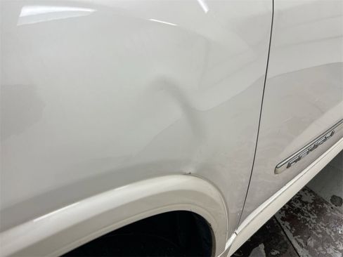 Used 2011 GMC Acadia Denali image 29