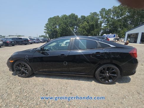 Used 2019 Honda Civic Sport image 9