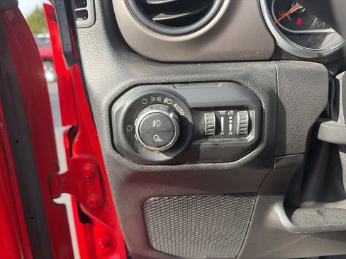 Used 2020 Jeep Gladiator Sport w/ Quick Order Package 24S image 15