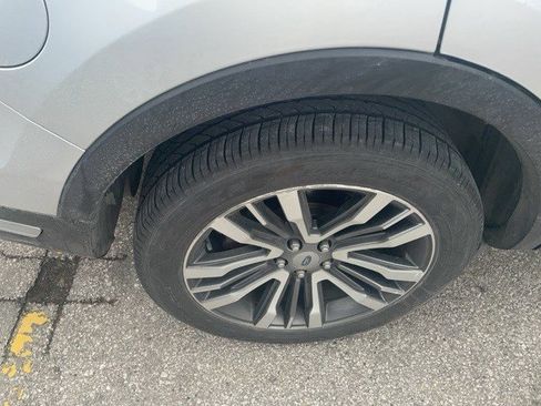 Used 2018 Ford Explorer Platinum image 7