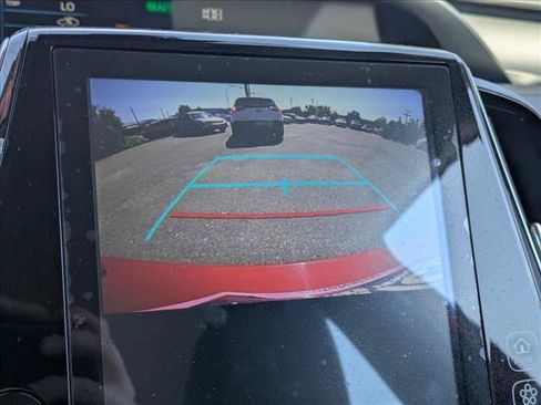 Used 2022 Toyota Prius Prime XLE FWD image 14