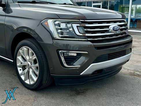 Used 2019 Ford Expedition Limited w/ Equipment Group 302A AWD/4WD image 10