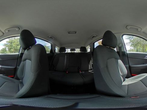 Used 2025 Kia Sportage LX FWD image 40