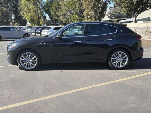 Used 2022 Maserati Levante GT image 3