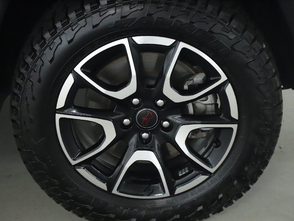 Used 2025 Jeep Compass Trailhawk AWD/4WD image 10