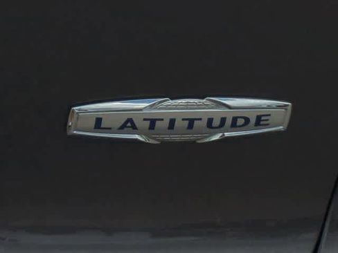 Used 2019 Jeep Cherokee Latitude Plus image 13