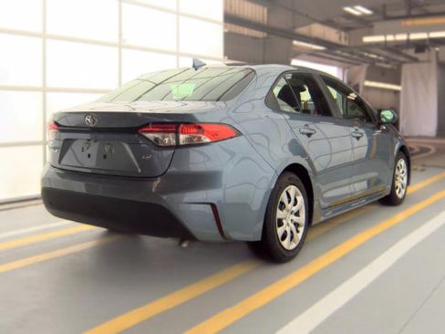 Used 2025 Toyota Corolla LE FWD image 3