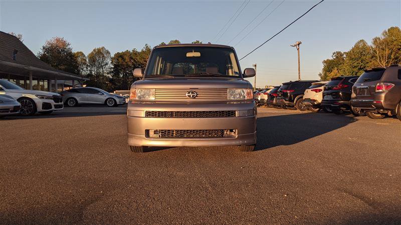 Used 2004 Scion xB FWD image 4