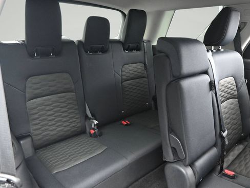 Certified 2025 Nissan Pathfinder SV FWD image 14