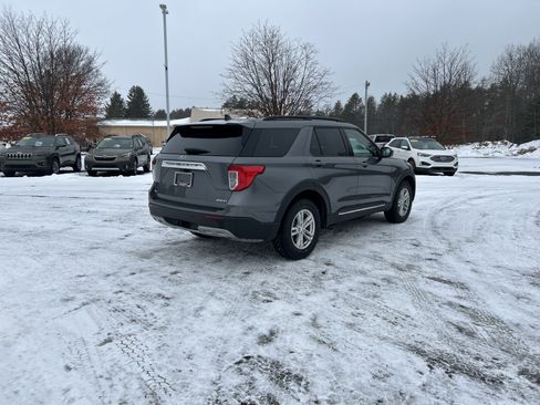 Certified 2022 Ford Explorer XLT w/ Equipment Group 202A image 3