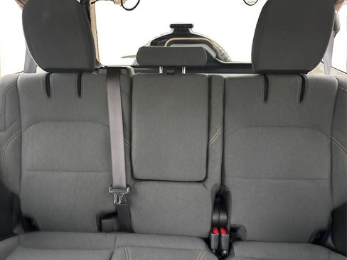 Used 2025 Jeep Wrangler Unlimited Sahara image 17