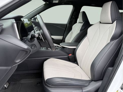 Certified 2025 Lexus TX 500h AWD w/ Technology Package image 10