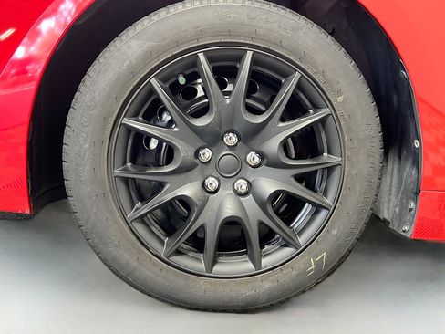 Used 2021 Toyota Corolla LE image 14