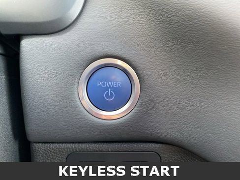 Used 2024 Toyota Tundra Platinum image 9