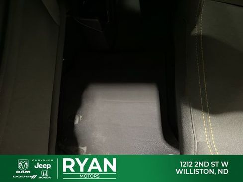 Used 2024 Jeep Gladiator Sport image 18