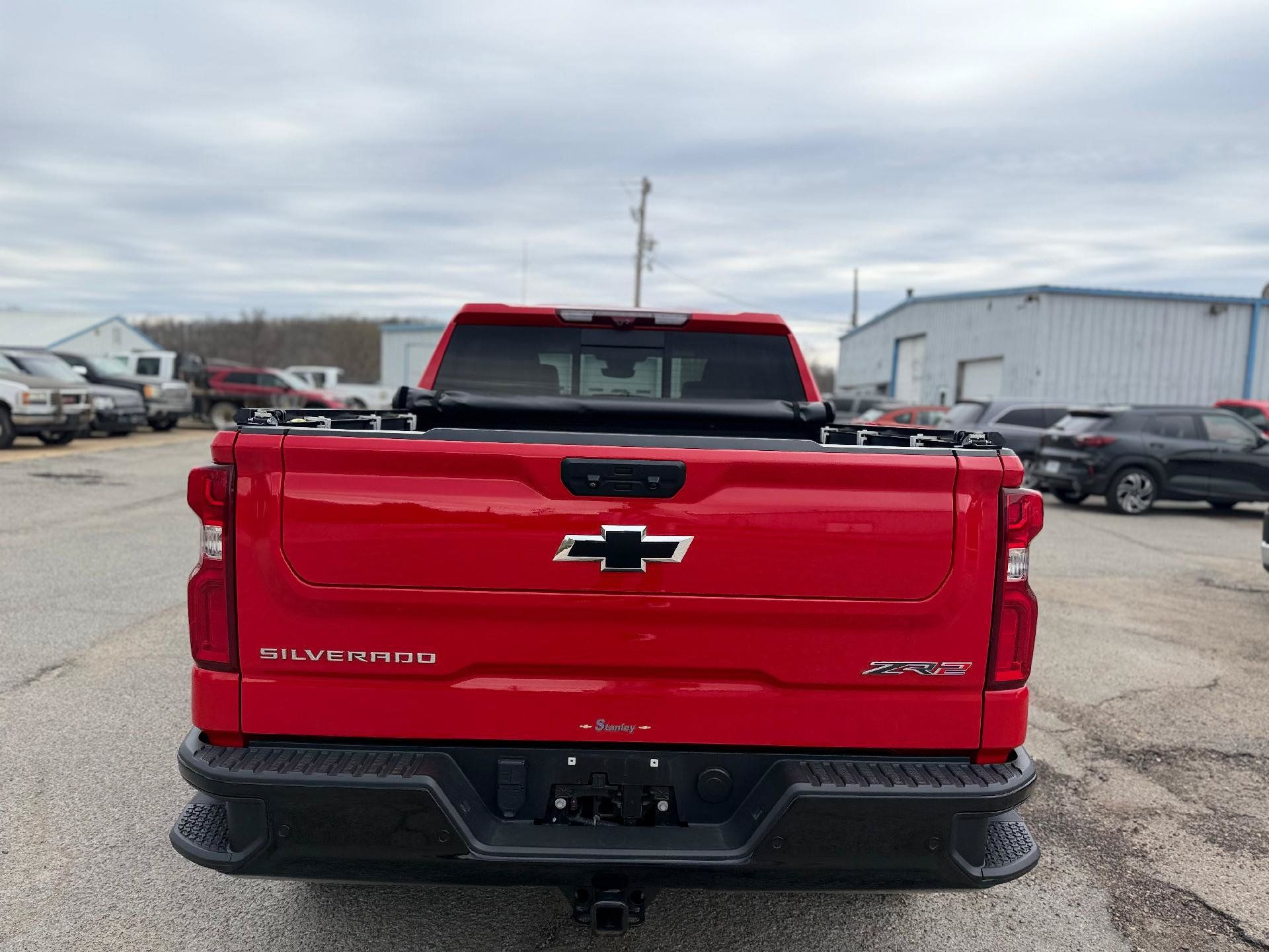 Used 2023 Chevrolet Silverado 1500 ZR2 w/ Technology Package AWD/4WD image 4