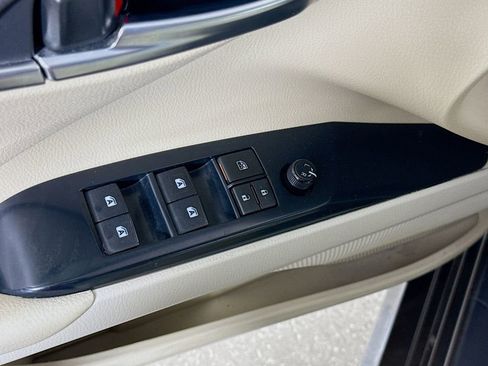 Certified 2018 Toyota Camry LE w/ Convenience Package image 16