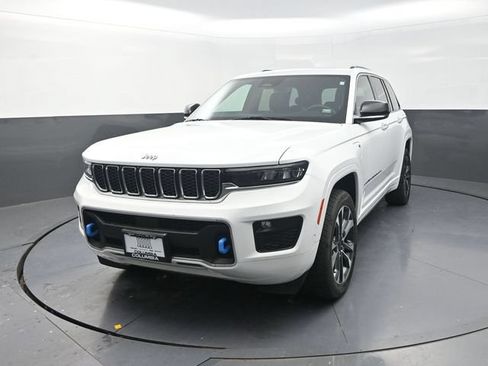 Used 2023 Jeep Grand Cherokee Overland AWD/4WD image 5