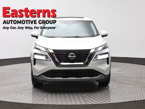 Used 2023 Nissan Rogue SV w/ SV Premium B Package AWD/4WD image 2