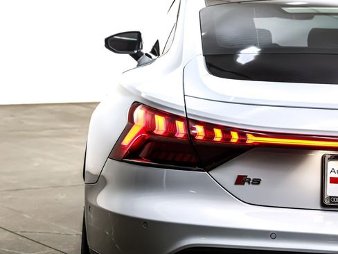 Used 2024 Audi e-tron GT Prestige w/ Prestige Package image 16