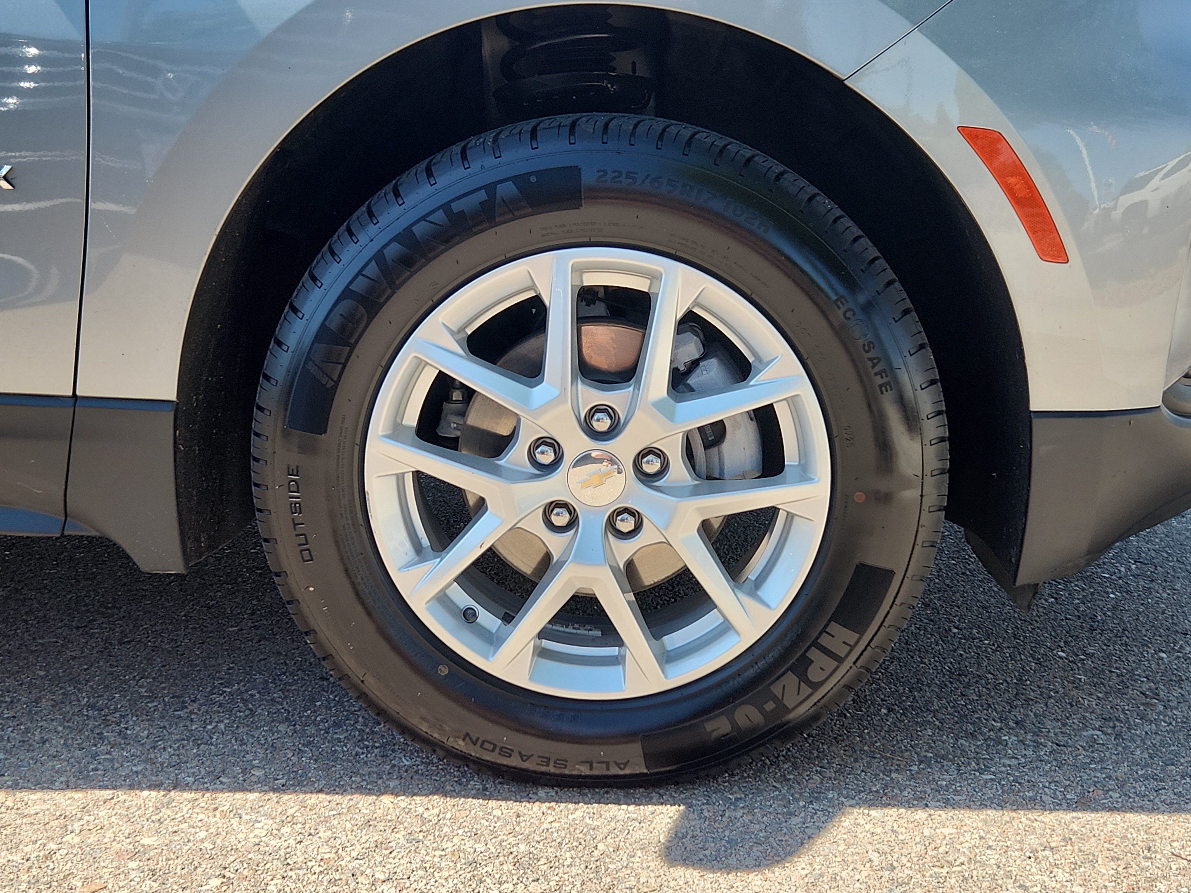Used 2024 Chevrolet Equinox LT AWD/4WD image 17