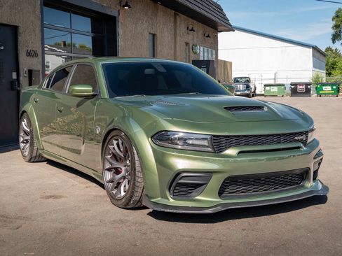 Used 2020 Dodge Charger SRT Hellcat w/ Carbon/Suede Interior Package RWD image 4