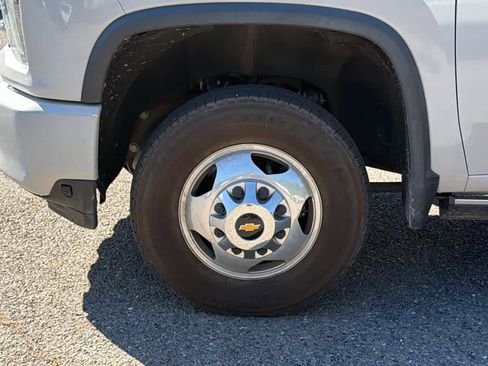 Used 2022 Chevrolet Silverado 3500 High Country w/ Safety Package II AWD/4WD image 9