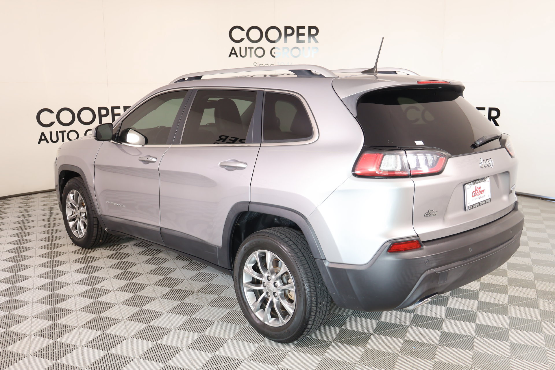 Used 2021 Jeep Cherokee Latitude Lux w/ Comfort/Convenience Group FWD image 22