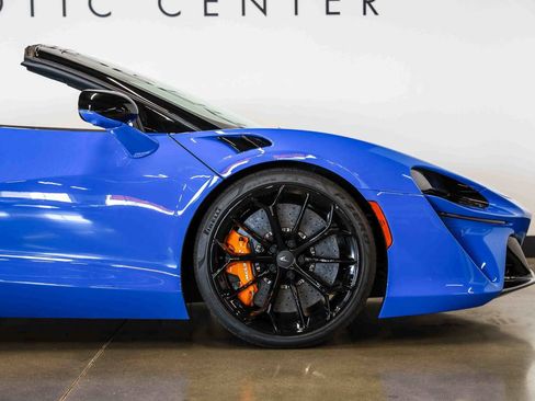 Used 2025 McLaren Artura Spider RWD image 14